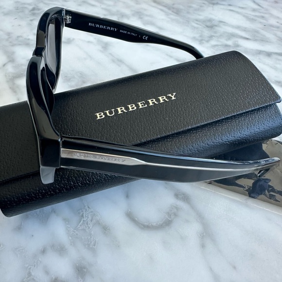 Men’s Black Burberry Sunglasses - New - Picture 4 of 4